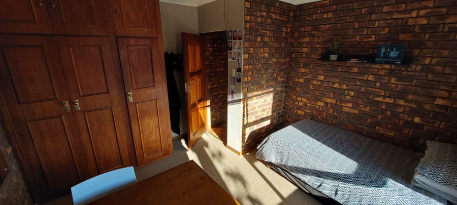 4 Bedroom Property for Sale in Noorsekloof Eastern Cape